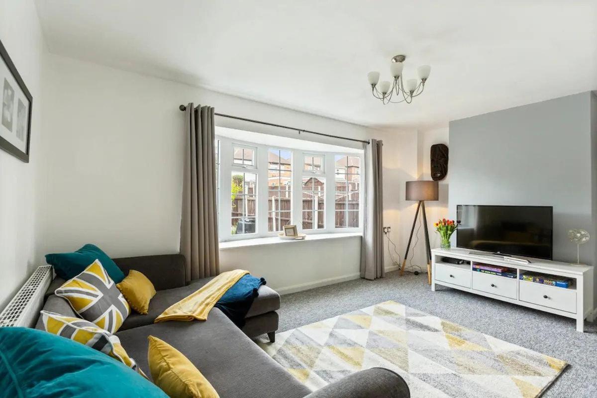 Bright & Spacious With Garden & Parking Nottingham Buitenkant foto