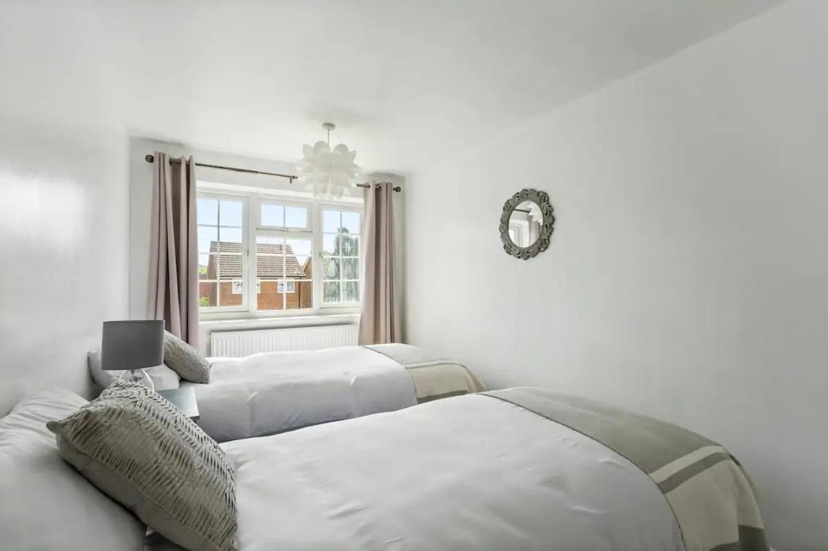 Bright & Spacious With Garden & Parking Nottingham Buitenkant foto