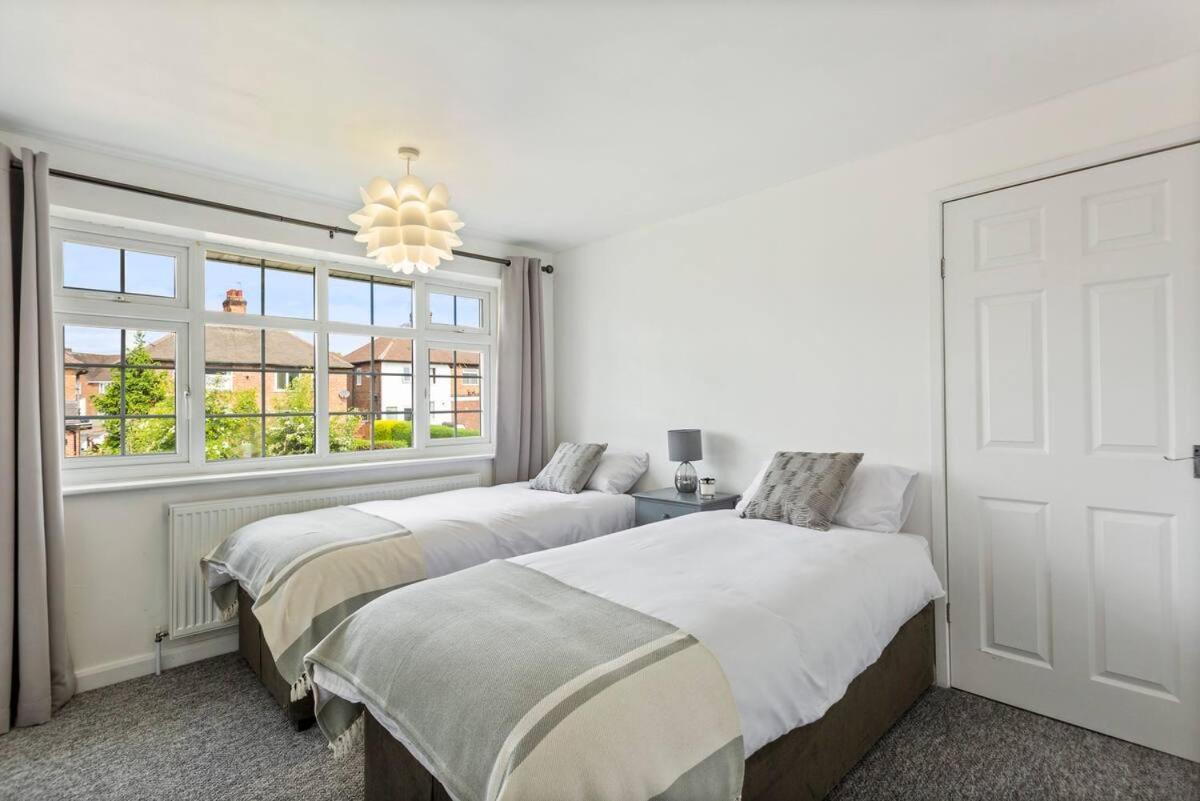 Bright & Spacious With Garden & Parking Nottingham Buitenkant foto